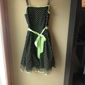 Super cute and comfy dress.